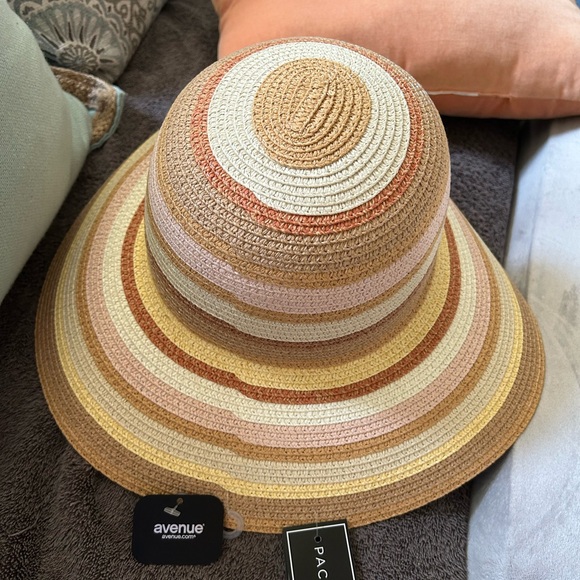 Toast Sun Hat with neutral colors - Picture 8 of 16